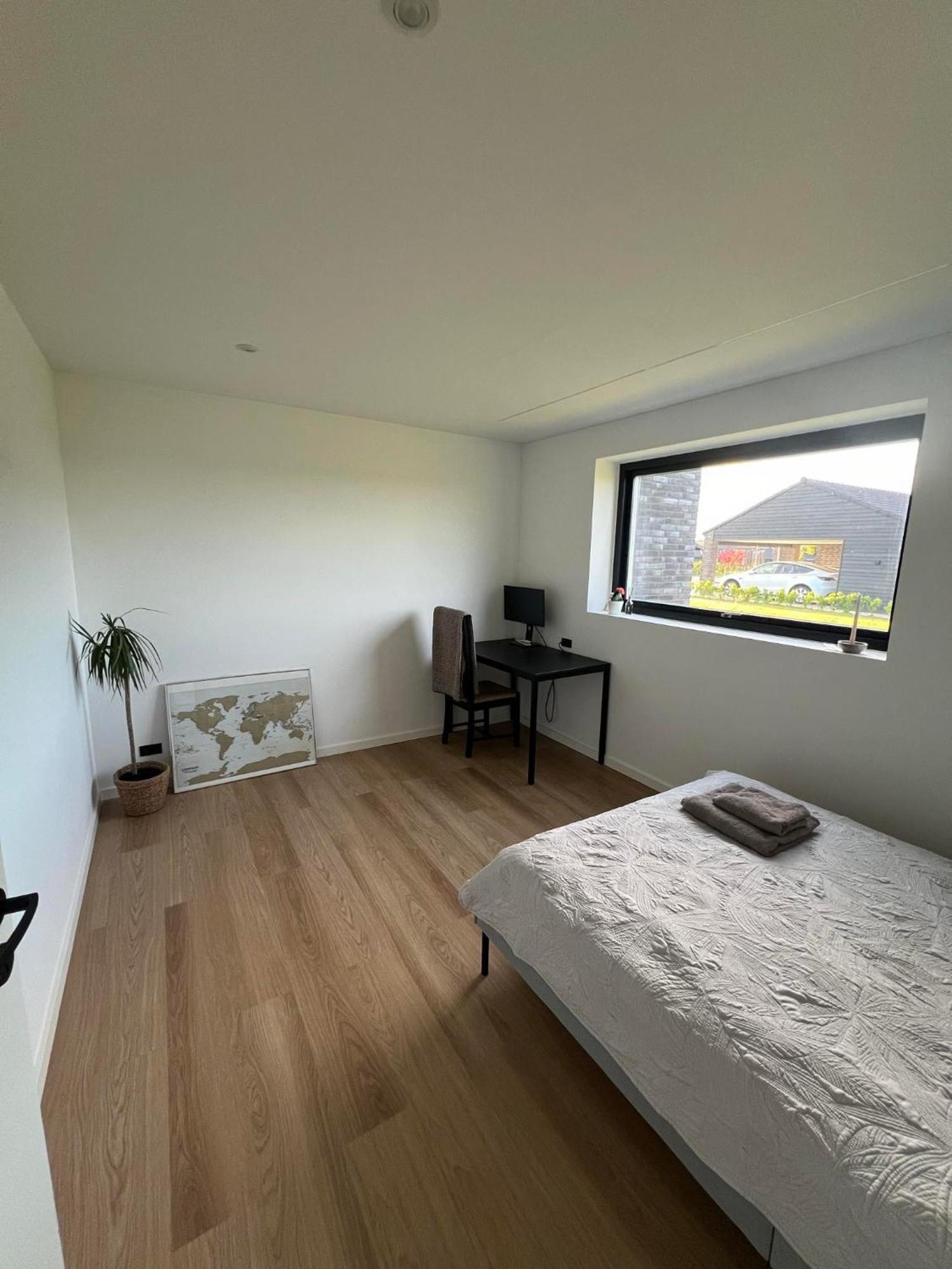 Bright, Quiet, Comfortable Room In A Luxury Home Хорсенс Екстер'єр фото